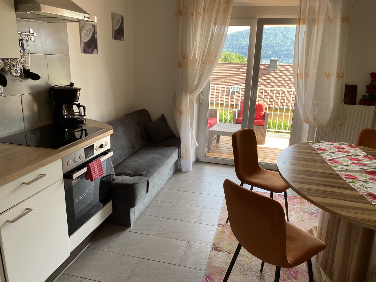 Apartment 3 - Kitchen with couch
